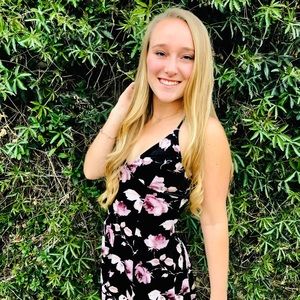 Meet your Posher, Lauren